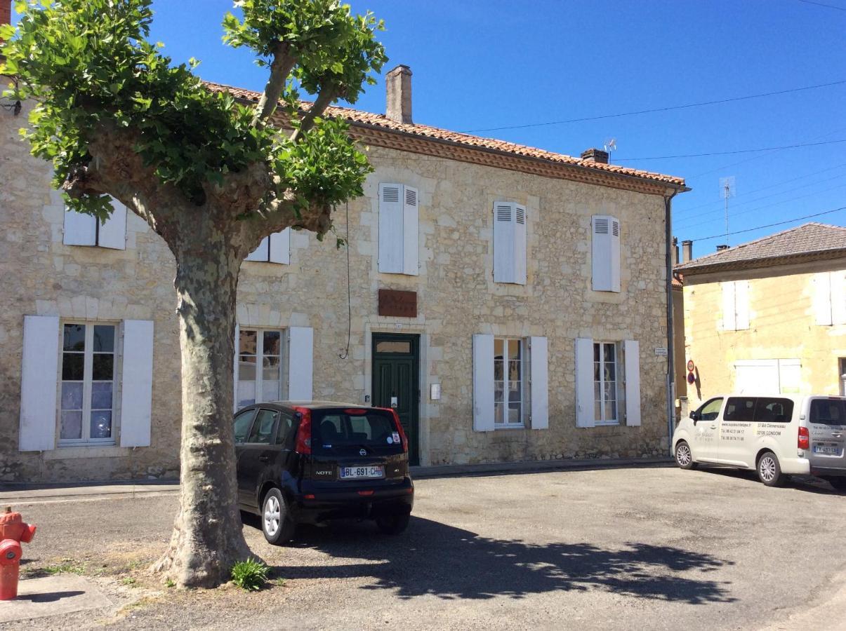 Villa Au Plaisir D Etape- Accueil Pelerins Uniquement Condom Esterno foto